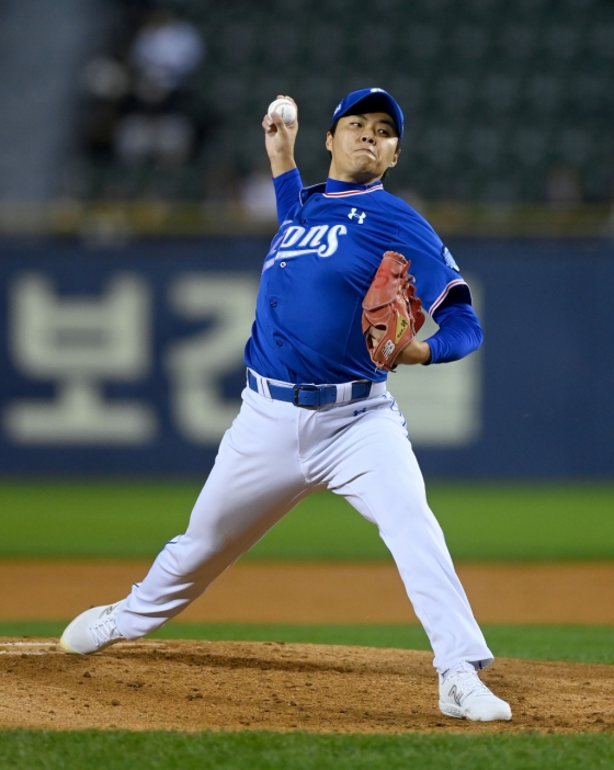 삼성 김윤수가 7일 잠실 두산전에서 역투하고 있다. /사진=삼성 라이온즈 제공