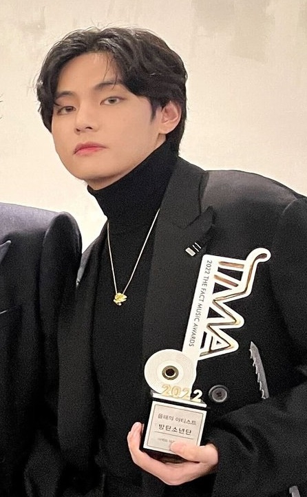 방탄소년단 뷔(BTS V) /사진=방탄소년단 공식 트위터