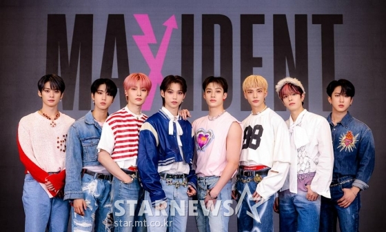 그룹 스트레이키즈(Stray Kids)가 7일 오전 온라인 생중계로 진행된 새 미니 앨범 'MAXIDENT' 발매기념 기자간담회를 위해 포즈를 취하고 있다. /사진제공=JYP엔터테인먼트 2022.10.07