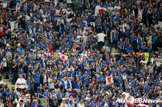 카타르 현지의 일본 축구국가대표팀 응원단./AFPBBNews=뉴스1