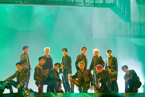 그룹 세븐틴이 25일 서울 고척 스카이돔에서 진행된 세번째 월드투어 '세븐틴 월드투어 비 더 선(BE THE SUN)'에서 멋진 공연을 펼치고 있다. /사진제공=플레디스엔터테인먼트 /사진=이동훈 기자 photoguy@