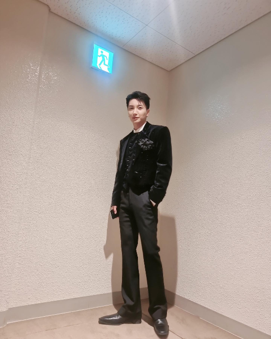'2022 Asia Artist Awards IN JAPAN'에서 MC를 맡은 이특./사진=이특 인스타그램