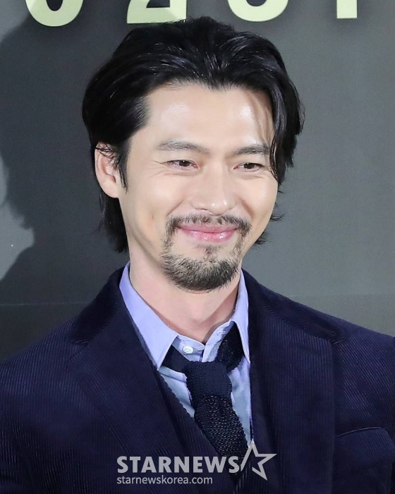 배우 현빈이 20일 오후 서울 성동구 메가박스 성수에서 진행된 영화 '교섭' 제작보고회에 참석해 미소를 짓고 있다. '교섭'은 최악의 피랍사건으로 탈레반의 인질이 된 한국인들을 구하기 위해 아프가니스탄으로 향한 외교관과 현지 국정원 요원의 교섭 작전을 그린 영화. 내달 18일 개봉예정. 2022.12.20 /사진=김창현 기자 chmt@