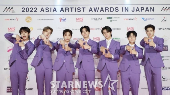 그룹 트렌드지가 13일 오후 일본 나고야 니혼가이시홀에서 열린 스타뉴스-미디어보이 주최 '2022 Asia Artist Awards IN JAPAN'(2022 아시아 아티스트 어워즈, 이하 2022 AAA) 레드카펫 행사에 참석해 포즈를 취하고 있다.  스타뉴스와 미디어보이가 주최하고 Asia Artist Awards 조직위원회와 더스타파트너, 컬쳐 엔터테인먼트가 공동 주관한 글로벌 NO.1 시상식 '2022 AAA'는 올 한 해 동안 국내외에서 많은 사랑을 받은 가수, 배우들이 참석해 눈을 뗄 수 없는 화려한 글로벌 축제의 장을 펼쳤다. /2022.12.13 /사진=이동훈 기자 photoguy@