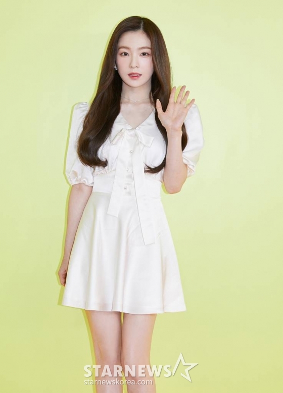 걸그룹 레드벨벳 아이린이 28일 오후 온라인으로 진행된 새 미니앨범 'The ReVe Festival 2022 - Birthday' 발매 기념 기자간담회에 참석해 포즈를 취하고 있다. 이번 앨범에는 타이틀 곡 'Birthday'를 비롯해 'BYE BYE'(바이 바이), '롤러코스터 (On A Ride)', 'ZOOM'(줌), 'Celebrate'(셀러브레이트) 등 총 5곡이 수록됐다. / 사진제공 =SM엔터테인먼트 /사진=김창현 기자 chmt@