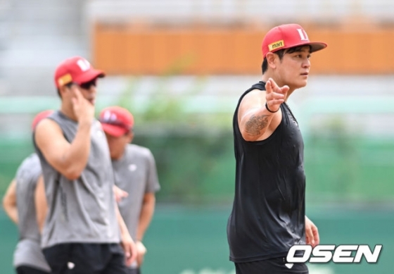 추신수(오른쪽).
