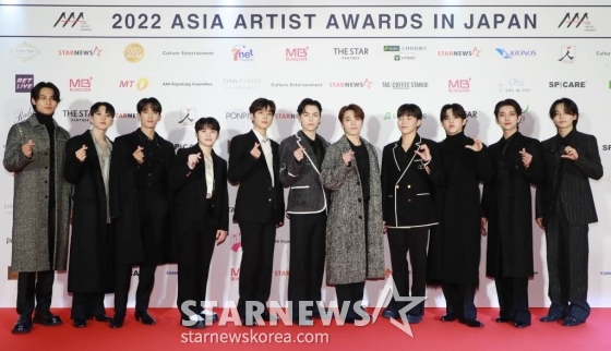 그룹 세븐틴이 13일 오후 일본 나고야 니혼가이시홀에서 열린 스타뉴스-미디어보이 주최 '2022 Asia Artist Awards IN JAPAN'(2022 아시아 아티스트 어워즈, 이하 2022 AAA) 레드카펫 행사에 참석해 포즈를 취하고 있다. 스타뉴스와 미디어보이가 주최하고 Asia Artist Awards 조직위원회와 더스타파트너, 컬쳐 엔터테인먼트가 공동 주관한 글로벌 NO.1 시상식 '2022 AAA'는 올 한 해 동안 국내외에서 많은 사랑을 받은 가수, 배우들이 참석해 눈을 뗄 수 없는 화려한 글로벌 축제의 장을 펼쳤다. /2022.12.13 /사진=이동훈 기자 photoguy@