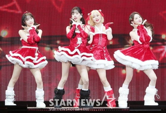 걸그룹 우주소녀 쪼꼬미가 '2022 Asia Artist Awards IN JAPAN'(2022 아시아 아티스트 어워즈, 이하 2022 AAA)에서 멋진 무대를 선보이고 있다.  우주소녀 쪼꼬미는 이날 AAA 베스트 초이스상을 수상했다. /사진=김창현 기자 chmt@