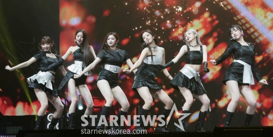 걸그룹 아이브(IVE)가  '2022 Asia Artist Awards IN JAPAN'(2022 아시아 아티스트 어워즈, 이하 2022 AAA)에서 멋진 무대를 펼치고 있다.   /사진=김창현 기자 chmt@