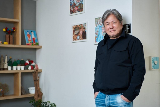 디즈니플러스 오리지널 드라마 '카지노'의 주연배우 최민식이 24일 오전 진행된 인터뷰를 위해 포즈를 취하고 있다. /사진제공=월트디즈니컴퍼니 2023.03.24 /사진=이동훈 기자 photoguy@