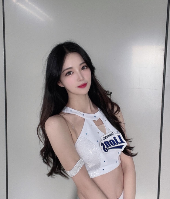 이호정 치어리더가 삼성 치어리더로 활약하던 모습. /사진=이호정 치어리더 SNS
