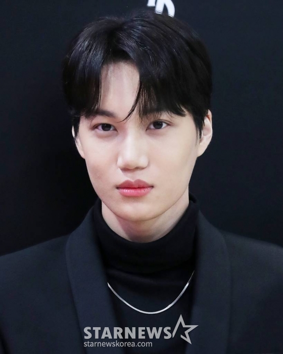 엑소 카이가 18일 오전 서울 중구 롯데백화점 본점에서 진행된 코스메틱 브랜드 입생로랑 '따뚜아쥬 꾸뛰르 벨벳 틴트' 출시 행사에 참석해 포즈를 취하고 있다. 2023.01.18 /사진=김창현 기자 chmt@
