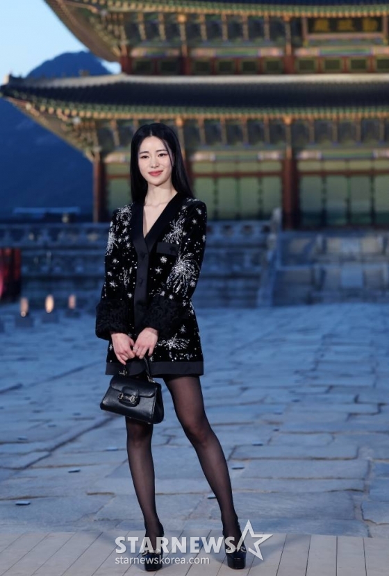 배우 임지연이 16일 오후 서울 종로구 경복궁에서 진행된 '구찌 2024 크루즈 패션쇼'에 참석해 포즈를 취하고 있다. 2023.05.16 /사진=김창현 기자 chmt@