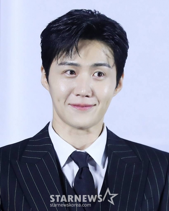배우 김선호가 22일 오전 서울 광진구 롯데시네마 건대입구에서 진행된 영화 '귀공자' 제작보고회에 참석해 미소를 짓고 있다.  '귀공자'는 필리핀 불법 경기장을 전전하는 복싱 선수 '마르코' 앞에 정체불명의 남자 '귀공자'를 비롯한 각기 다른 목적을 지닌 세력들이 나타나 광기의 추격을 펼치는 이야기. 내달 21일 개봉. 2023.05.22 /사진=김창현 기자 chmt@