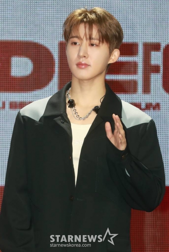 가수 비아이(B.I)가 1일 오후 서울 마포구 메세나폴리스에서 진행된 새 정규 앨범 '투 다이 포'(TO DIE FOR) 발매기념 쇼케이스에서 포즈를 취하고 있다. 이번 앨범에는 더블 타이틀곡 '겁도없이'(Dare to Love), 'Die for love'(다이 포 러브)를 비롯해 'To Die'(투 다이), '해일'(Wave), '망가진 장난감의 섬'(The Island of Misfit Toys)', '개가트닌생'(Beautiful Life), '구르믄' (Cloud Thought), 'TRUTH', 'MICHELANGELO 등 총 9곡의 신곡과, 2021년 11월 발매된 하프 앨범에 담긴 6곡 등 총 15곡이 수록됐다. /2023.06.01 /사진=이동훈 기자 photoguy@