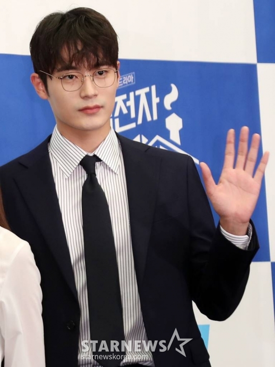 배우 차서원이 14일 오후 서울 마포구 상암 스탠포드호텔에서 진행된 tvN 수목드라마 '청일전자 미쓰리' 기자간담회에 참석해 포즈를 취하고 있다. /사진=김휘선 기자 hwijpg@