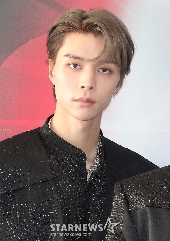 NCT 127(엔시티 127) 쟈니가 23일 오후 서울 송파구 올림픽주경기장에서 진행된 두 번째 월드 투어의 서울 스페셜 공연 'NEO CITY : SEOUL - THE LINK +'(네오 시티 : 서울 - 더 링크 플러스) 기자회견에 참석해 포즈를 취하고 있다. NCT 127은 11월 4~5일 인도네시아 자카르타 ICE BSD에서 두 번째 월드 투어 'NEO CITY - THE LINK' 공연을 개최한다. 2022.10.23 /사진=김창현 기자 chmt@