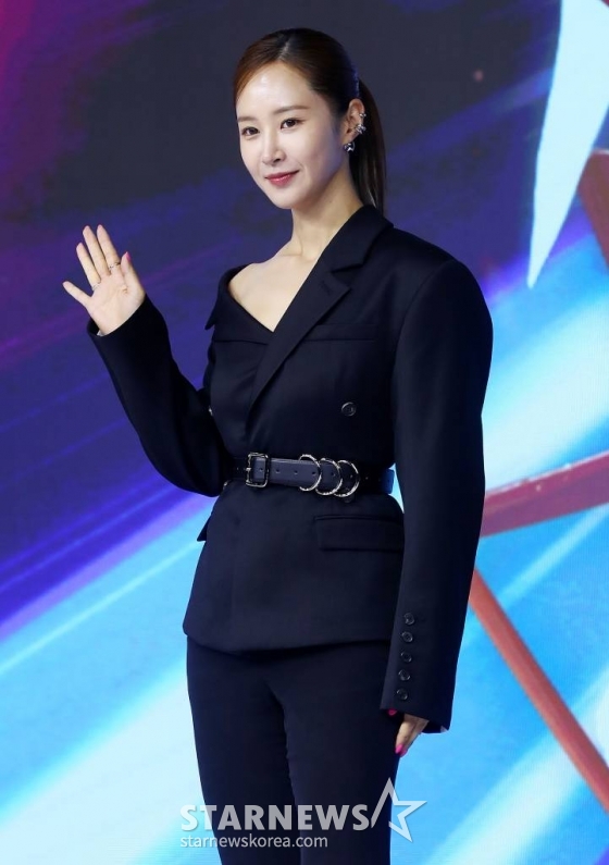 소녀시대 유리가 13일 오전 서울 종로구 JW메리어트 동대문스퀘어서울에서 진행된 디즈니+의 오리지널 예능 '더 존: 버텨야 산다 시즌 2' 제작발표회에 참석해 포즈를 취하고 있다. 2023.06.13 /사진=김창현 기자 chmt@