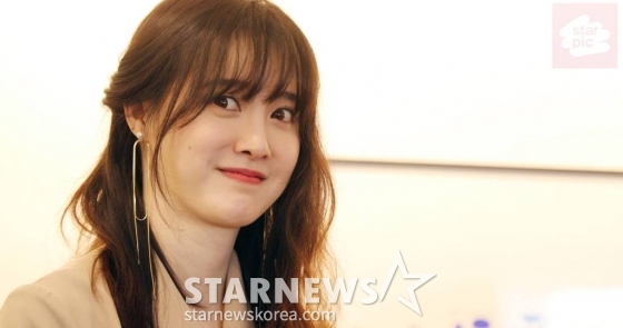 배우 구혜선이 18일 오후 서울 마포구 진선갤러리에서 두번째 개인전 '항해-다시 또다시' 기자회견을 갖고 취재진의 질문에 답하고 있다. /사진=임성균 기자 tjdrbs23@