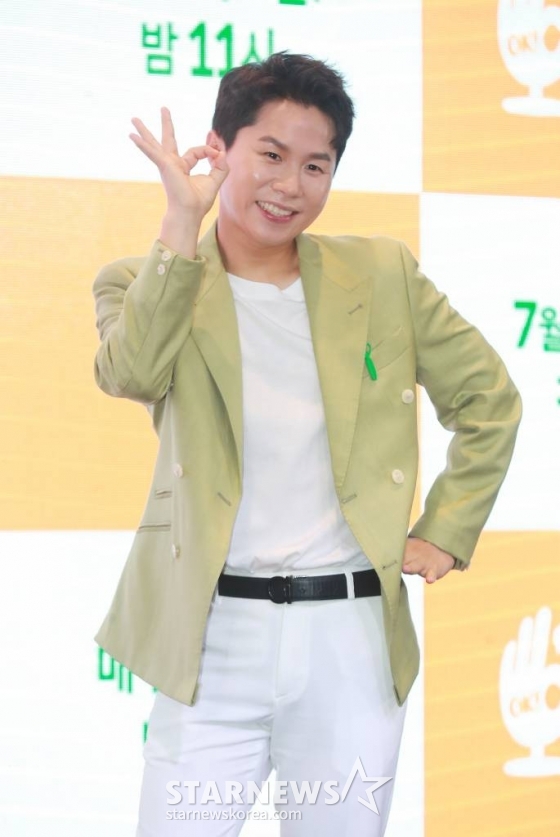 코미디언 양세형이 11일 오전 서울 영등포구 글래드호텔에서 진행된 KBS 2TV 예능 '오케이? 오케이!' 제작발표회에 참석해 포즈를 취하고 있다.  고민이 있는 전국 방방곡곡의 사연자들을 찾아가 고민을 상담해 주는 힐링 토크 프로그램 '오케이? 오케이!'는 오는 12일 첫 방송된다. /2022.07.11 /사진=이동훈 기자 photoguy@