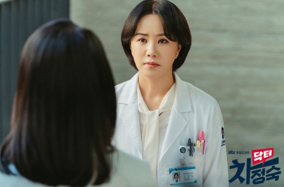 '닥터 차정숙' 속 엄정화 /사진=JTBC