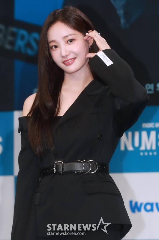 배우 연우가 23일 오전 서울 마포구 상암동 MBC에서 진행된 금토드라마 '넘버스 : 빌딩숲의 감시자들' 제작발표회에 참석해 포즈를 취하고 있다. 고졸 출신 회계사 장호우가 거대 회계법인의 부조리에 맞서 가장 회계사답지만 가장 회계사답지 않은 방식으로 정의를 실현해가는 휴먼 오피스 활극 '넘버스 : 빌딩숲의 감시자들'은 오늘(23)일 첫 방송된다. /2023.06.23 /사진=이동훈 기자 photoguy@