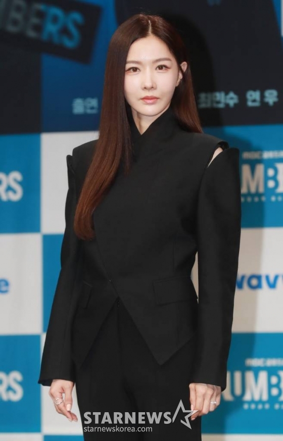 배우 김유리가 23일 오전 서울 마포구 상암동 MBC에서 진행된 금토드라마 '넘버스 : 빌딩숲의 감시자들' 제작발표회에 참석해 포즈를 취하고 있다. 고졸 출신 회계사 장호우가 거대 회계법인의 부조리에 맞서 가장 회계사답지만 가장 회계사답지 않은 방식으로 정의를 실현해가는 휴먼 오피스 활극 '넘버스 : 빌딩숲의 감시자들'은 오늘(23)일 첫 방송된다. /2023.06.23 /사진=이동훈 기자 photoguy@