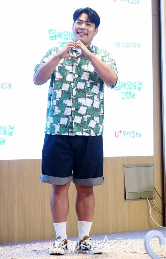 코미디언 김해준이 26일 오후 서울 용산구 LG유플러스 본사에서 진행된 예능 '집에 있을 걸 그랬어' 제작발표회에 참석해 포즈를 취하고 있다.  '집에 있을 걸 그랬어'는 해외여행이라고는 한 번도 가 본 적 없는 'K-남매' 조나단&파트리샤가 ‘마성의 남자’ 김해준과 함께 떠나는 힐링인 듯 아닌 듯 헷갈리는 여행 프로젝트다. 오는 30일 U+모바일tv에서 공개된다. 2023.06.26 /사진=김창현 기자 chmt@