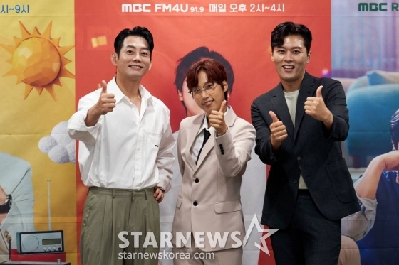 30일 오전 온라인으로 진행된 MBC 라디오 신규 DJ 기자간담회에서 '굿모닝FM 테이입니다'의 테이, '두시의 데이트 재재입니다'의 재재, '여성시대 양희은, 김일중입니다'의 김일중이 포즈를 취하고 있다. /사진제공=MBC 2023.06.30 /사진=이동훈 기자 photoguy@
