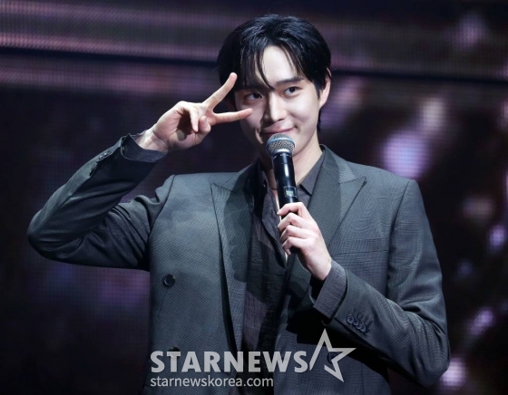 배우 김영대가 8일 오후 일본 요코하마 피아 아레나 MM에서 열린 스타뉴스 주최 '2023 Asia Artist Awards(2023 아시아 아티스트 어워즈, 이하 '2023 AAA') 비기닝 콘서트 '男神(남신)'에서 멋진 공연을 선보이고 있다. '2023 AAA' 비기닝 콘서트 男神'에 참석한 5인의 남신들인 김재중, 김선호, 황민현, 이준영, 김영대는 2시간 30분 동안 환상적인 무대들을 선보였다. 2023.07.08 /사진=김창현 기자 chmt@