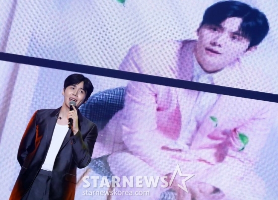 배우 김선호가 8일 오후 일본 요코하마 피아 아레나 MM에서 열린 스타뉴스 주최 '2023 Asia Artist Awards(2023 아시아 아티스트 어워즈, 이하 '2023 AAA') 비기닝 콘서트 '男神(남신)'에서 멋진 공연을 선보이고 있다. '2023 AAA' 비기닝 콘서트 男神'에 참석한 5인의 남신들인 김재중, 김선호, 황민현, 이준영, 김영대는 2시간 30분 동안 환상적인 무대들을 선보였다. 2023.07.08 /사진=김창현 기자 chmt@