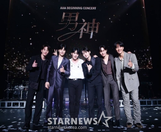 배우 이준영(왼쪽부터), 김선호, 김재중, 황민현, 김영대, 박건일이 8일 오후 일본 요코하마 피아 아레나 MM에서 열린 스타뉴스 주최 '2023 Asia Artist Awards(2023 아시아 아티스트 어워즈, 이하 '2023 AAA') 비기닝 콘서트 '男神(남신)'에서 포즈를 취하고 있다. '2023 AAA' 비기닝 콘서트 男神'에 참석한 5인의 남신들인 김재중, 김선호, 황민현, 이준영, 김영대는 2시간 30분 동안 환상적인 무대들을 선보였다. 2023.07.08 /사진=김창현 기자 chmt@