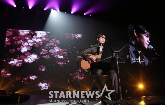 배우 김영대가 8일 오후 일본 요코하마 피아 아레나 MM에서 열린 스타뉴스 주최 '2023 Asia Artist Awards(2023 아시아 아티스트 어워즈, 이하 '2023 AAA') 비기닝 콘서트 '男神(남신)'에서 멋진 공연을 선보이고 있다.  '2023 AAA' 비기닝 콘서트 男神'에 참석한 5인의 남신들인 김재중, 김선호, 황민현, 이준영, 김영대는 2시간 30분 동안 환상적인 무대들을 선보였다. 2023.07.08 /사진=김창현 기자 chmt@