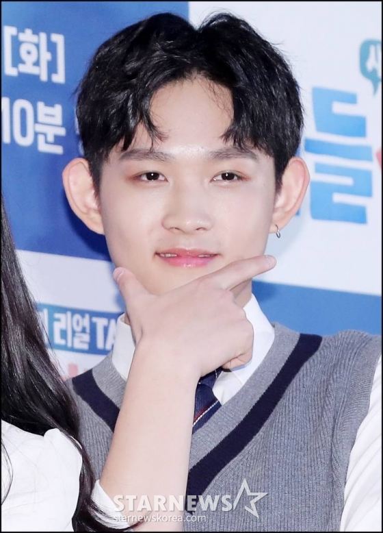 고 최진실 아들 최환희가 9일 오후 서울 마포구 상암동 CJ E&M에서 열린 tvN '사춘기 리얼 Talk-애들 생각' 제작발표회에 참석해 포즈를 취하고 있다. '애들 생각'은 10대들의 속마음을 들여다보는 유쾌한 예능 프로그램으로 매주 화요일 오후 방송된다. /사진=김창현 기자 chmt@