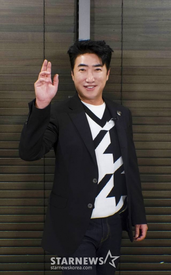 코미디언 장동민이 2일 오전 온라인으로 진행된 MBN-채널S '니돈내산 독박투어' 제작발표회에 참석해 포즈를 취하고 있다. /사진제공=MBN-채널S 2023.06.02 /사진=이동훈 기자 photoguy@