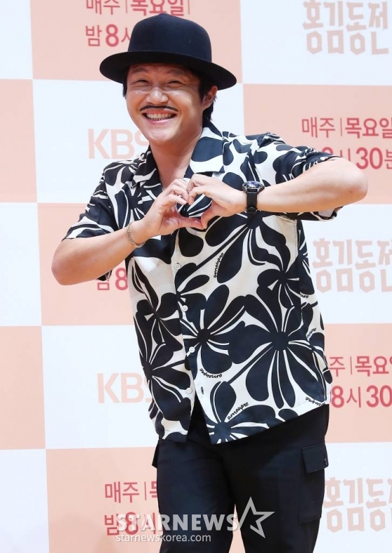 방송인 조세호가 14일 오후 서울 영등포구 여의도 KBS 아트홀에서 진행된 예능 '홍김동전' 1주년 기자간담회에 참석해 포즈를 취하고 있다. 2023.07.14 /사진=김창현 기자 chmt@