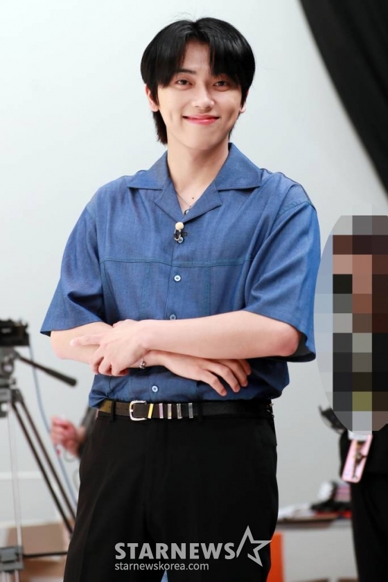 그룹 온앤오프(ONF) MK가 4일 오후 경기도 고양시 빛마루방송센터에서 진행된 LG U+ 아이돌Live앱의 오리지널 콘텐츠 '아돌라스쿨' 리허설을 진행하고 있다. 2021.08.04 /사진=임성균 기자 tjdrbs23@