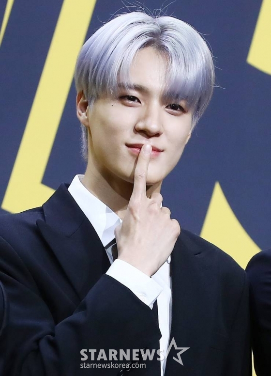 보이 그룹 NCT DREAM(엔시티 드림) 제노가 17일 오후 서울 송파구 롯데호텔 월드에서 진행된 정규 3집 'ISTJ'(아이에스티제이) 발매 기념 기자간담회에 참석해 포즈를 취하고 있다. 이번 앨범명과 동명의 타이틀 곡 'ISTJ'는 하이브리드 힙합 댄스 곡으로 가사에는 MBTI의 정형화된 틀을 깨고, ISTJ인 상대를 해석하는 나만의 방법을 가졌다는 ENFP의 자신감에 찬 이야기를 담았으며 NCT DREAM만의 색깔로 해석한 MBTI는 어떤 매력일지 궁금증을 고조시킨다. 2023.07.17 /사진=김창현 기자 chmt@