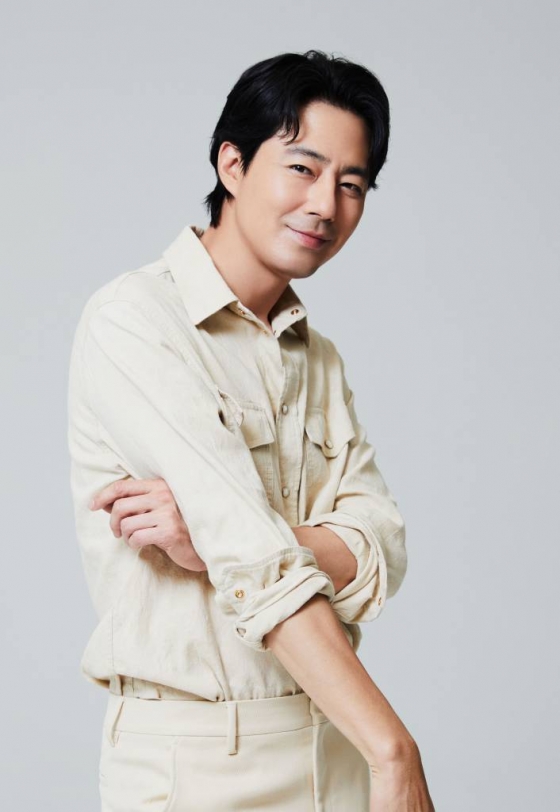 영화 '밀수'(감독 류승완)의 배우 조인성이 21일 진행된 인터뷰를 위해 포즈를 취하고 있다. /사진제공=아이오케이컴퍼니 2023.07.21 /사진=이동훈 기자 photoguy@