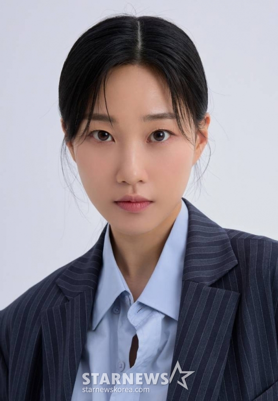 tvN 드라마 '이번 생도 잘 부탁해'의 배우 하윤경이 24일 진행된 종영 라운드 인터뷰를 위해 포즈를 취하고 있다. /사진제공=호두앤유엔터테인먼트 2023.07.24 /사진=이동훈 기자 photoguy@
