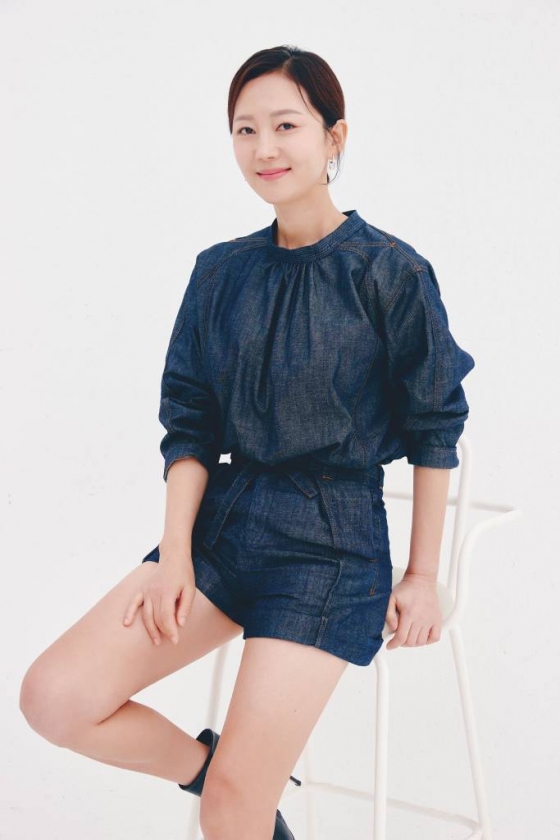 영화 '밀수'(감독 류승완)의 배우 염정아 21일 진행된 인터뷰를 위해 포즈를 취하고 있다. /사진제공=아티스트컴퍼니 2023.07.21 /사진=이동훈 기자 photoguy@
