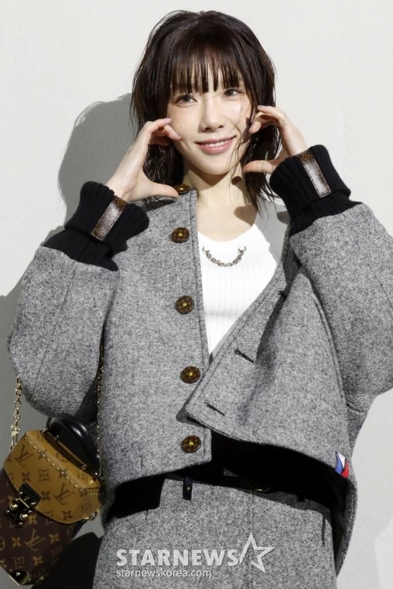 가수 태연이 29일 오후 서울 반포구 잠수교에서 열린 '루이 비통 2023 프리폴 패션쇼' 포토월 행사에 참석해 포즈를 취하고 있다.2023.04.29 /사진=임성균 기자 tjdrbs23@