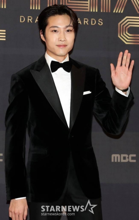 배우 이종원이 30일 오후 서울 마포구 상암 MBC신사옥에서 열린 '2022 MBC 연기대상' 포토월 행사에 참석해 포즈를 취하고 있다. 2022.12.30 /사진=임성균 기자 tjdrbs23@