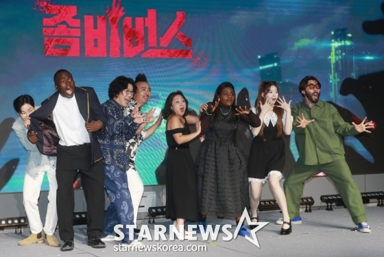 딘딘, 조나단, 홍성우, 유희관, 박나래, 파트리샤, 츠키, 노홍철이 8일 오전 서울 마포구 호텔 나루에서 진행된 넷플릭스 새 예능 '좀비버스' 제작발표회에 참석해 포즈를 취하고 있다. /사진=이동훈 기자