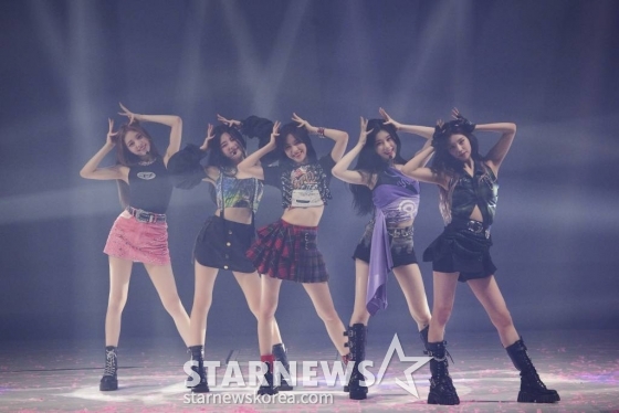 걸그룹 있지(ITZY)가 6,7일 양일간 서울 송파구 올림픽공원 SK올림픽핸드볼경기장에서 진행된 첫 월드투어 ITZY THE 1ST WORLD TOUR  'CHECKMATE'에서 멋진 공연을 펼치고 있다. /사진제공=JYP엔터테인먼트 2022.08.07 /사진=이동훈 기자 photoguy@
