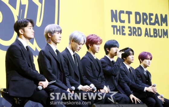 보이 그룹 NCT DREAM(엔시티 드림) 재민이 17일 오후 서울 송파구 롯데호텔 월드에서 진행된 정규 3집 'ISTJ'(아이에스티제이) 발매 기념 기자간담회에 참석해 취재진 질의에 답하고 있다. 이번 앨범명과 동명의 타이틀 곡 'ISTJ'는 하이브리드 힙합 댄스 곡으로 가사에는 MBTI의 정형화된 틀을 깨고, ISTJ인 상대를 해석하는 나만의 방법을 가졌다는 ENFP의 자신감에 찬 이야기를 담았으며 NCT DREAM만의 색깔로 해석한 MBTI는 어떤 매력일지 궁금증을 고조시킨다. 2023.07.17 /사진=김창현 기자 chmt@