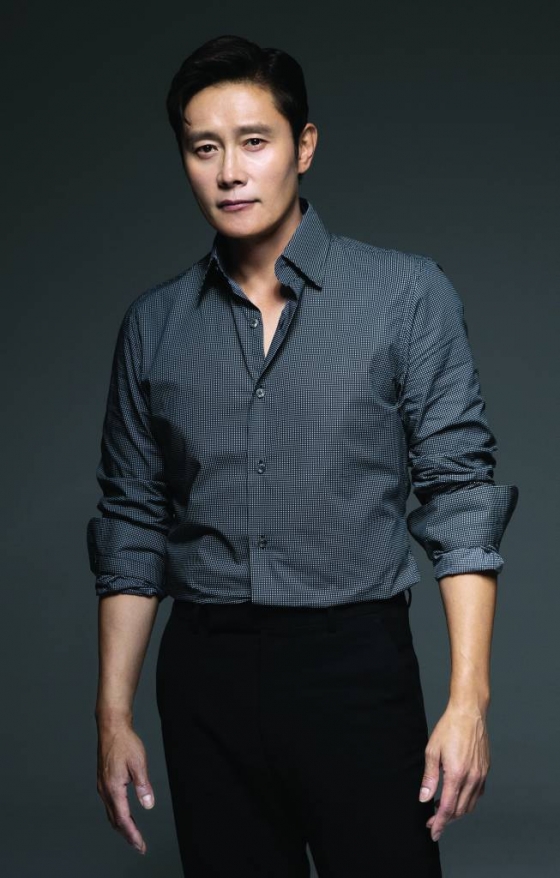 영화 '콘크리트 유토피아'(감독 엄태화)의 주연배우 이병헌이 1일 진행된 인터뷰를 위해 포즈를 취하고 있다. /사진제공=BH엔터테인먼트2023.08.01 /사진=이동훈