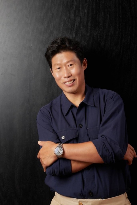 영화 '달짝지근해: 7510'(감독 이한)의 배우 유해진이 9일 진행된 라운드 인터뷰를 위해 포즈를 취하고 있다. 과자밖에 모르는 천재적인 제과 연구원 치호(유해진 분)가 직진밖에 모르는 세상 긍정 마인드의 일영(김희선 분)을 만나면서 인생의 맛이 버라이어티하게 바뀌는 이야기 '달짝지근해: 7510'은 오는 15일 개봉한다. /사진제공=마인드마크 2023.08.09 /사진=이동훈