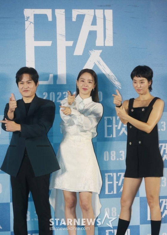 배우 김성균, 신혜선, 이주영이 9일 오전 서울 메가박스 성수점에서 진행된 영화 '타겟'(감독 박희곤) 제작발표회에 참석해 포즈를 취하고 있다. 중고거래로 범죄의 표적이 된 ‘수현’의 일상 속에서 벌어지는 서스펜스를 담은 스릴러 '타겟'은 오는 30일 개봉한다. /2023.08.09 /사진=이동훈