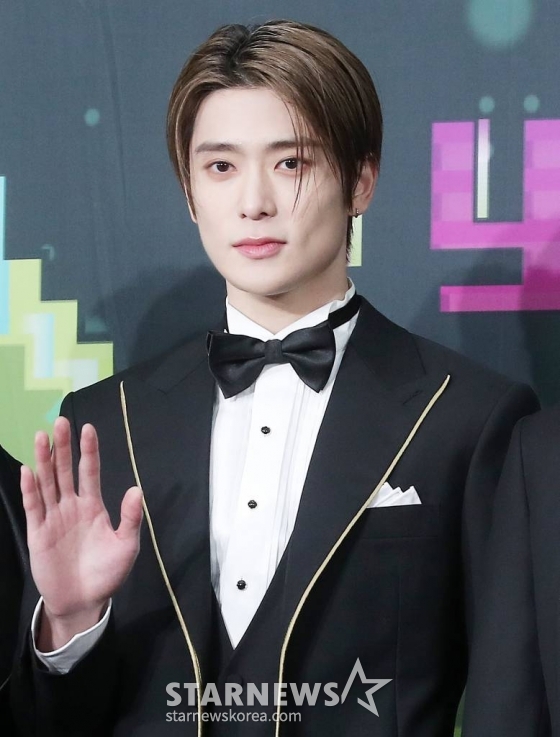 NCT127 재현이 16일 오후 서울 송파구 잠실종합운동장 실내체육관에서 열린 '2022 KBS 가요대축제'에 참석해 포즈를 취하고 있다. '2022 KBS 가요대축제'에는 보아, 코요태, 김우석, NCT 127, NCT 드림, 펜타곤, 더보이즈, 프로미스나인, 포레스텔라, 스트레이키즈, (여자)아이들, 에이티즈, 최예나, 원어스, 있지, 투모로우바이투게더, 스테이씨, 에스파, 엔하이픈, 아이브, 케플러, 엔믹스, 르세라핌, 뉴진스 등 2022 대세 아이콘들이 총출동해 최고의 무대를 선사했다. 2022.12.16 /사진=김창현 기자 chmt@